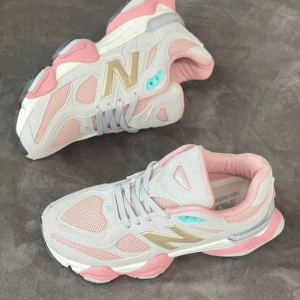 Дамски маратонки в розово и сиво